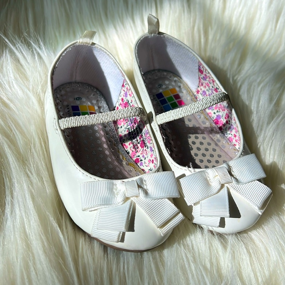 3 for $12🐣 Healthtex Toddler White Patton Leather Slip on Maryjane Flats size: 6